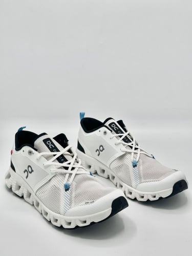 ON RUNNING Cloud X 3 Shift