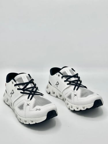 ON RUNNING Cloud X 3