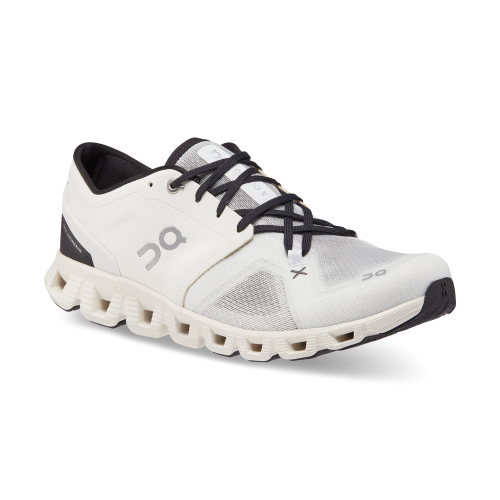 ON RUNNING Cloud X 3