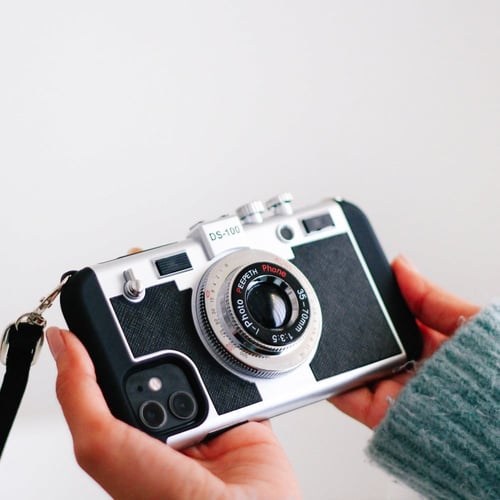 كفر كاميرا Emily in Paris