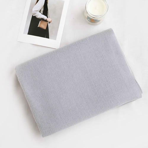 سكارف شتوي رمادي فاتح