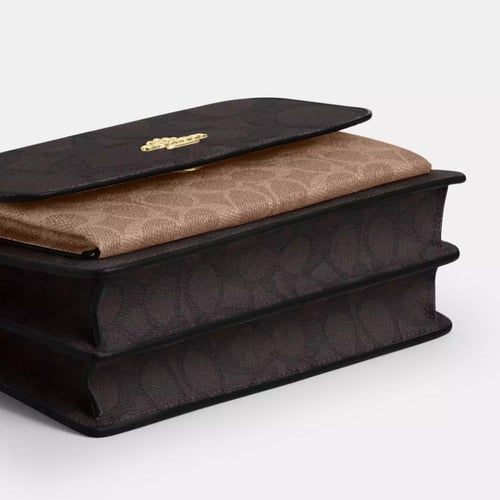 شنطة كوتش كلارا