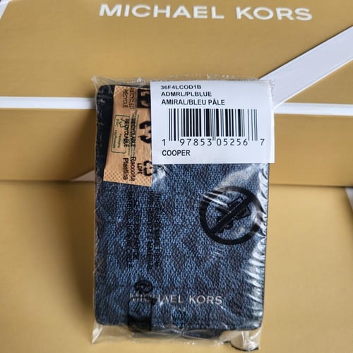 محفظة بطاقات مايكل كورس مع مشبك