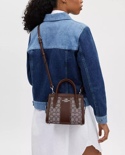 شنطة كوتش اندريا جاكار مميز