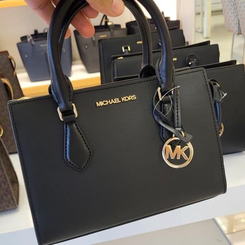 شنطة مايكل كورس صغيرة