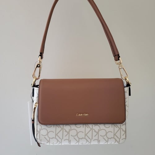 شنطة كالفن كلاين