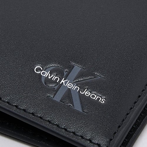 محفظة كالفن كلاين بشعار مونوغرام في بوكس