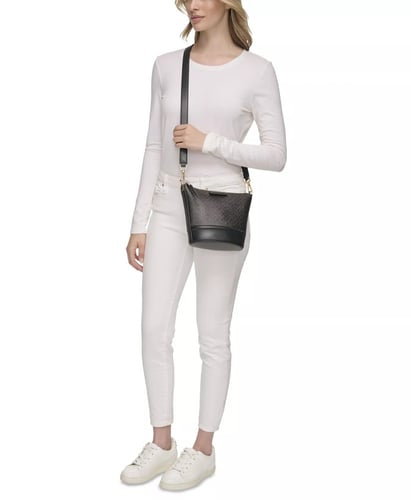 شنطة كالفين كلين كروس بودي