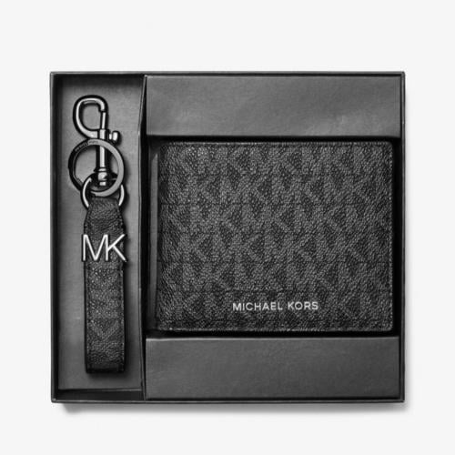 محفظة مايكل كورس طقم مع ميدالية في بوكس