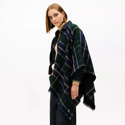 شال ماركة تومي هيلفيغر