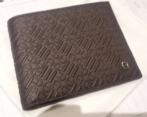 محفظة اقنر جلد منقوش