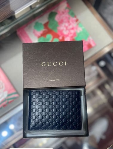 محفظة قوتشي الرجالية جلد