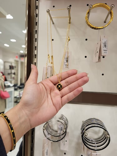 قلادة كيت سبيد