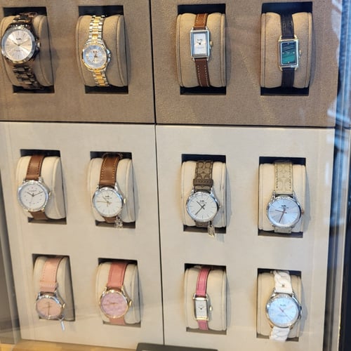 ساعة نسائية روبي من كوتش