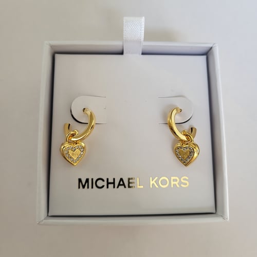 اقراط مايكل كورس ذهبي في بوكس ذهبي