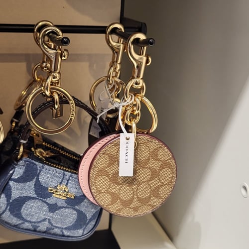 ميدالية كوتش و مرآة