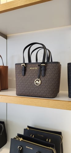 شنطة مايكل كورس جيت سيت