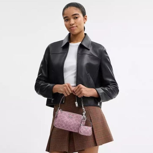 شنطة كوتش نوليتا مع ميدالية حافظة في علبة هدايا كو...