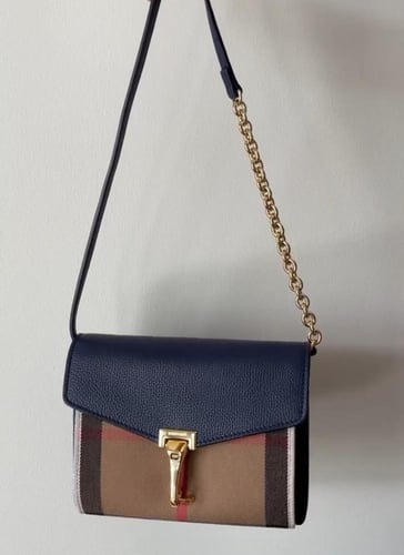 حقيبة ماركة بربري اصلية كحلي ماكين شامل الملحقات