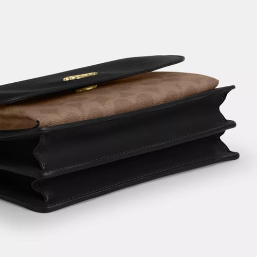 شنطة كوتش كلارا