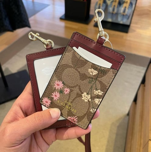 حامل بطاقة كوتش اصدار جديد