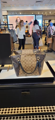 شنطة كوتش كايسي ستاشيل