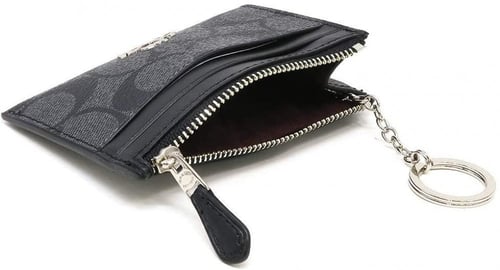 محفظة بطاقات كوتش صغيرة نحيفة في قماش التوقيع