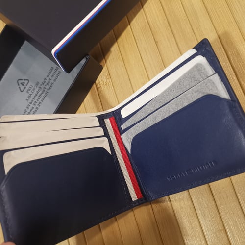 محفظة رجالي مونوجرام من تومي هليفغر