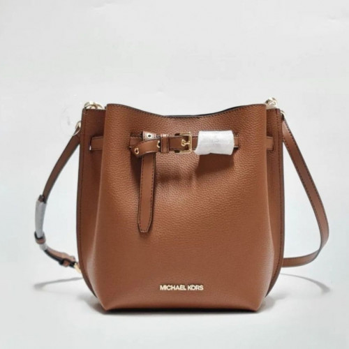 شنطة مايكل كورس بوكيت