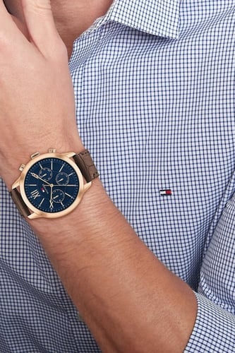 ساعة تومي هيلفيغر جلد بني