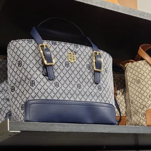 شنطة تومي هيلفيغر صغيرة كروس بودي