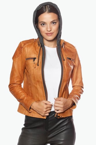 سترة جلدية رياضية نسائية بغطاء للرأس من DERIZA - أ...