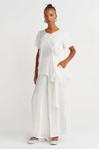 بلوزة نسائية غير متماثلة من الساتان المحكم - تصميم...