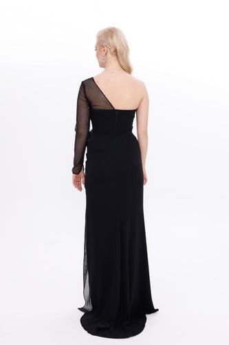 فستان سهرة أسود فاخر بكتف واحد - مزين بالأورجانزا...