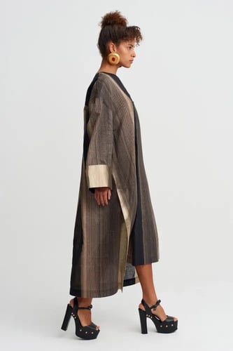 فستان طويل مخطط باللونين الأسود والذهبي - أسود/ذهب...