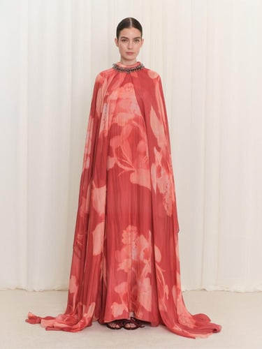 فستان سهرة شيفون مشجر بكيب ملكي وياقة مرصعة - وردي...