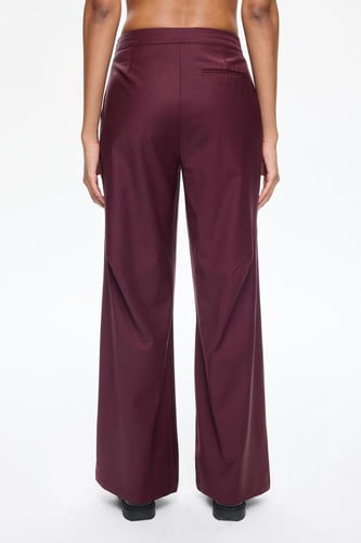 بنطال بخصر منخفض - قماش فاخر وصيحة ناعمة - نسائي -...