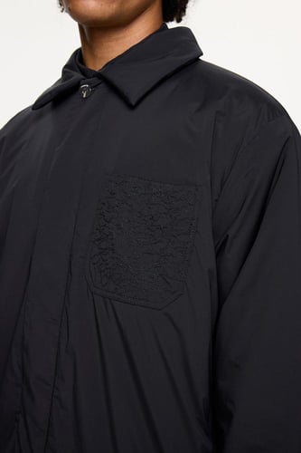 جاكيت منفوخ اسود ياقة وجيوب مطبوعة Les Benjamins ت...