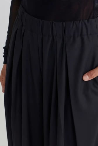 بنطال نسائي بكسرات وخصر عالٍ - تصميم أنيق عملي - ق...