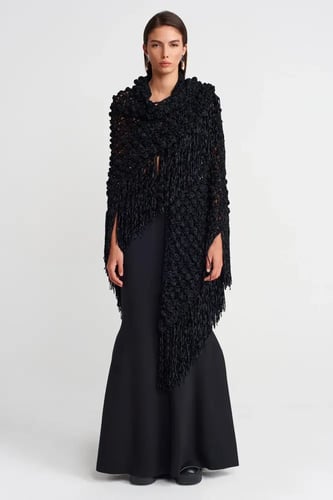 وشاح أسود محبوك - بنقشة مميزة وأطراف مهدبة - قطعة...