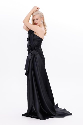 فستان سهرة مطرز وشاح جانبي - أسود ملكي فاحم - لإطل...