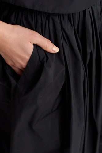 تنورة ميدي نسائية من التافتا بجيوب - أسود - أناقة...