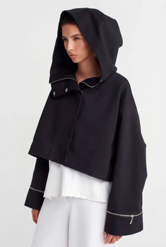 جاكيت قصير بغطاء للرأس - أسود - إطلالة عصرية ومريح...