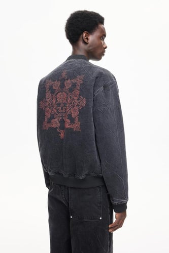 جاكيت بومبر رجالي قماش قطني فاخر وقصّة مريحة بتفاص...