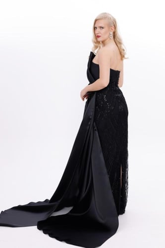 فستان سهرة حورية البحر - إطلالة السجادة الحمراء بذ...