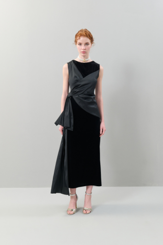 فستان مخملي متوسط الطول - أسود - إطلالة سهرة فاخرة...