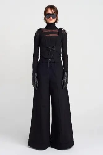 مشد نسائي أسود برباط أمامي ستايل قوطي - تصميم يبرز...