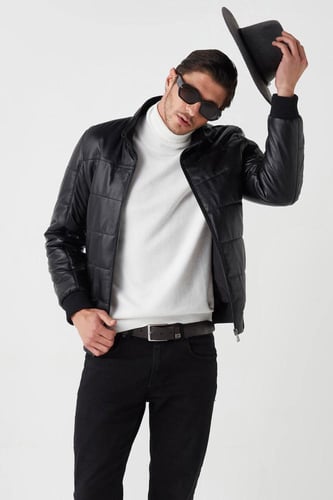 سترة منتفخة للرجال من الجلد الطبيعي باللون الأسود...