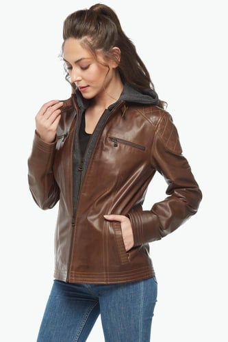 سترة جلدية رياضية نسائية بغطاء للرأس من DERIZA - أ...