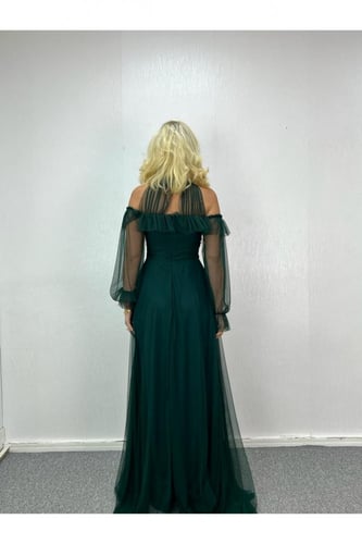 فستان سهرة طويل من التول الأخضر الزمردي من sarebut...